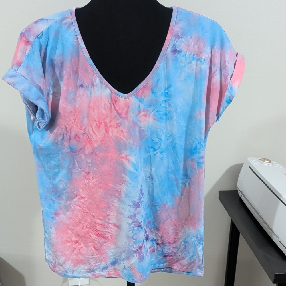 Pink Lily Tie-Dye V-Neck Short Sleeve Top